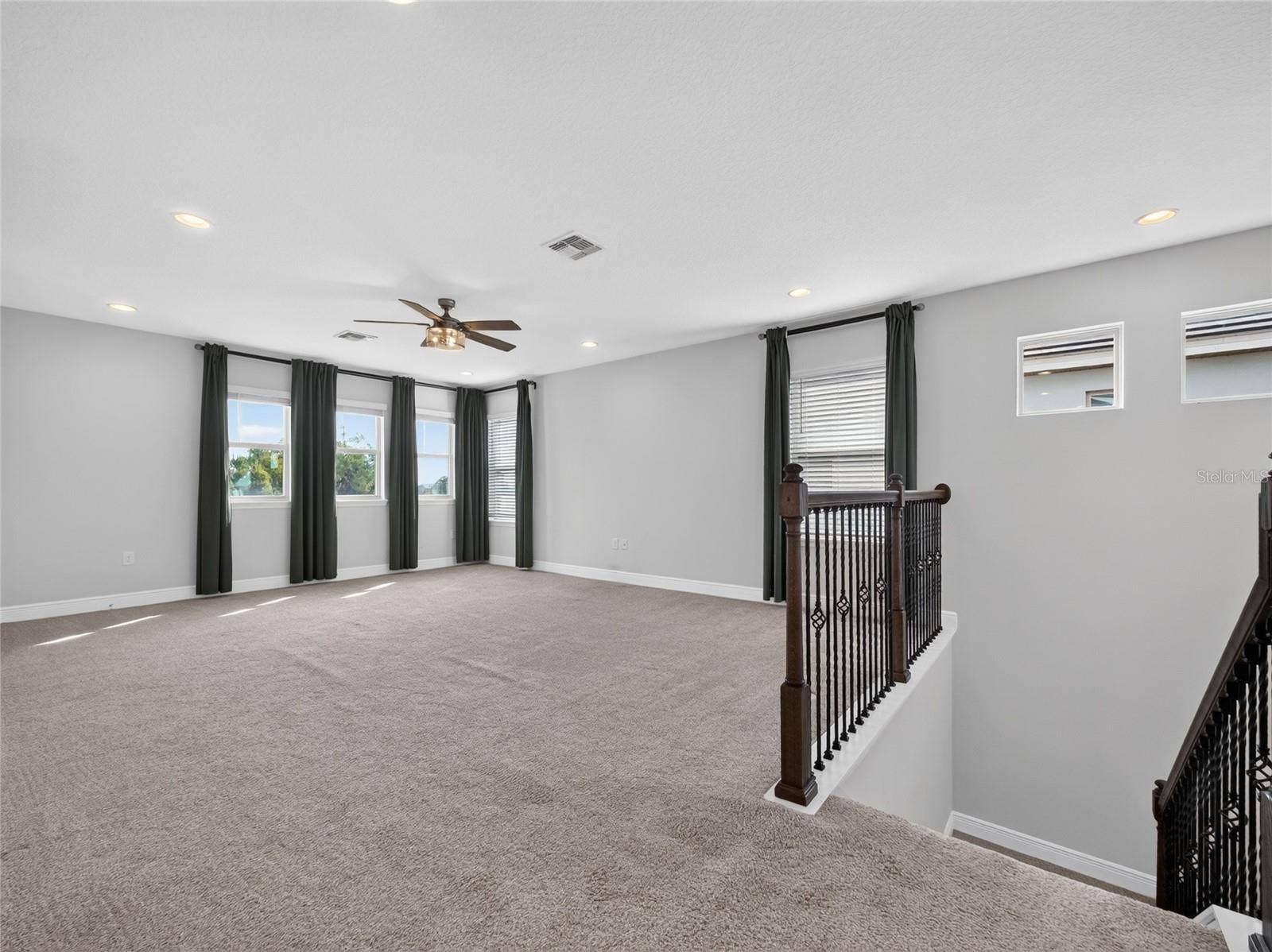 9849 LOST CREEK DRIVE, Winter Garden, FL 34787 9849 LOST CREEK DRIVE, Winter Garden, FL 34787