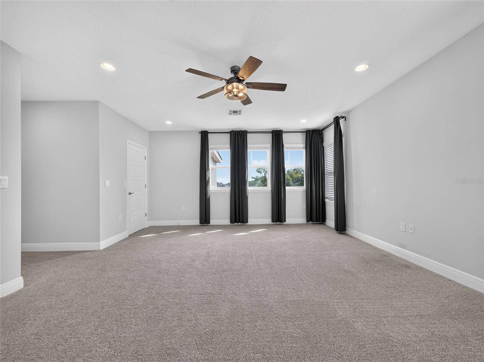 9849 LOST CREEK DRIVE, Winter Garden, FL 34787 9849 LOST CREEK DRIVE, Winter Garden, FL 34787