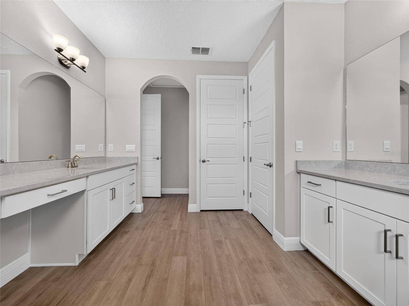 9849 LOST CREEK DRIVE, Winter Garden, FL 34787 9849 LOST CREEK DRIVE, Winter Garden, FL 34787