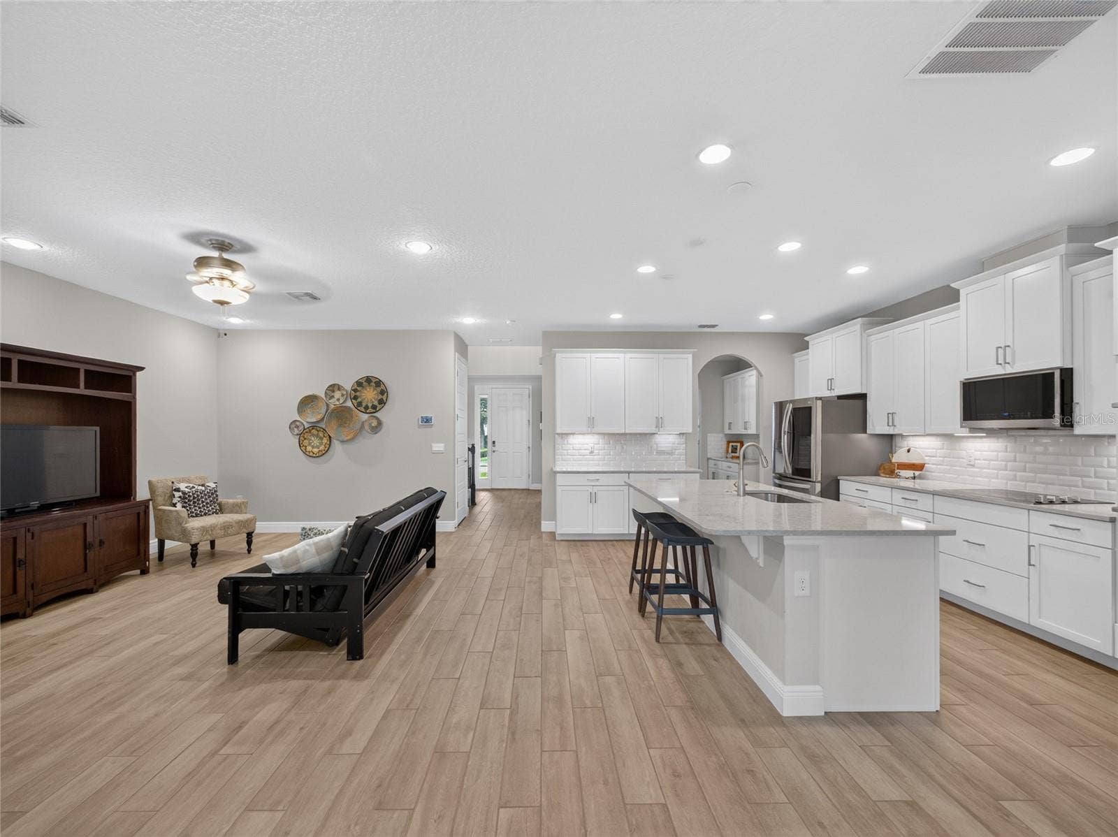 9849 LOST CREEK DRIVE, Winter Garden, FL 34787 9849 LOST CREEK DRIVE, Winter Garden, FL 34787