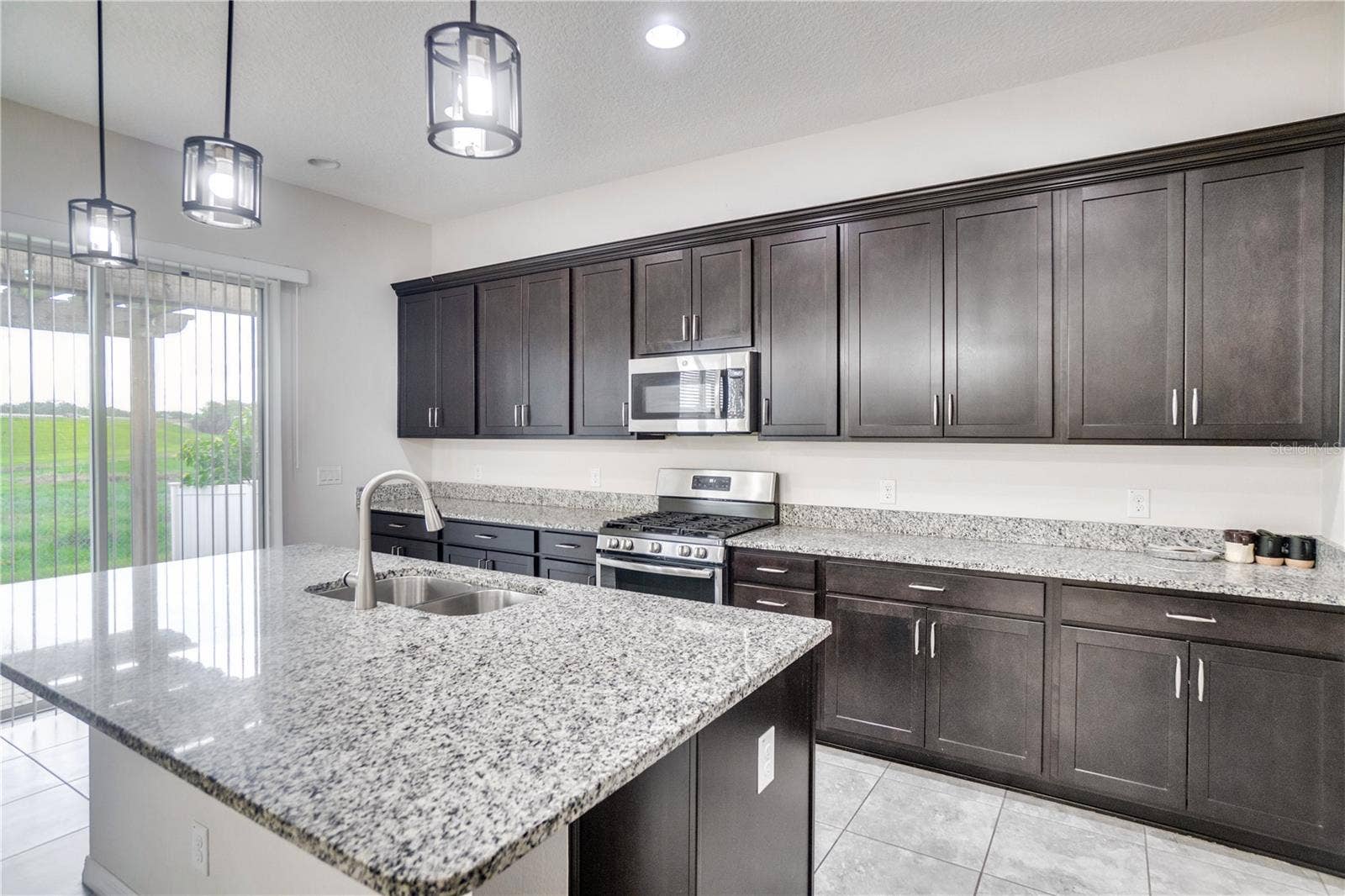 920 GRAND HILLTOP DRIVE, Apopka, FL 32703