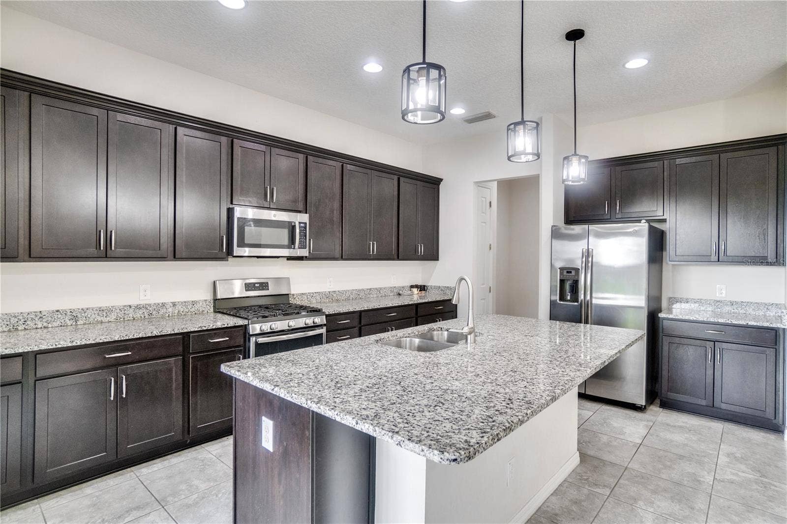 920 GRAND HILLTOP DRIVE, Apopka, FL 32703