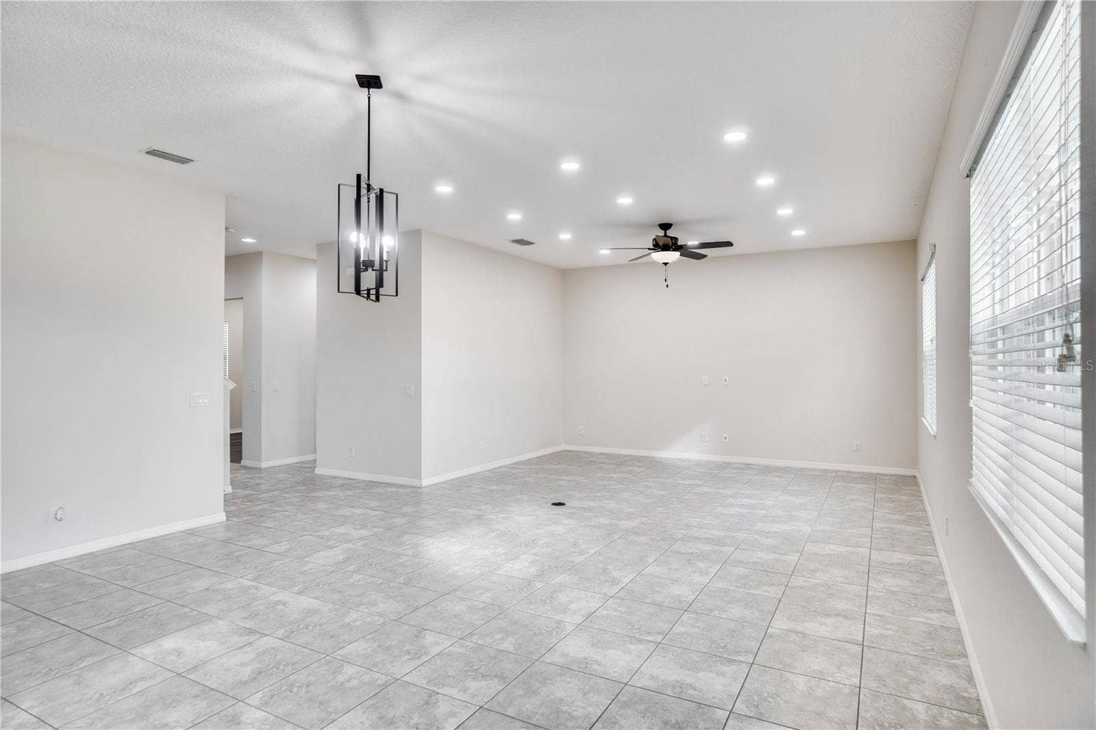 920 GRAND HILLTOP DRIVE, Apopka, FL 32703