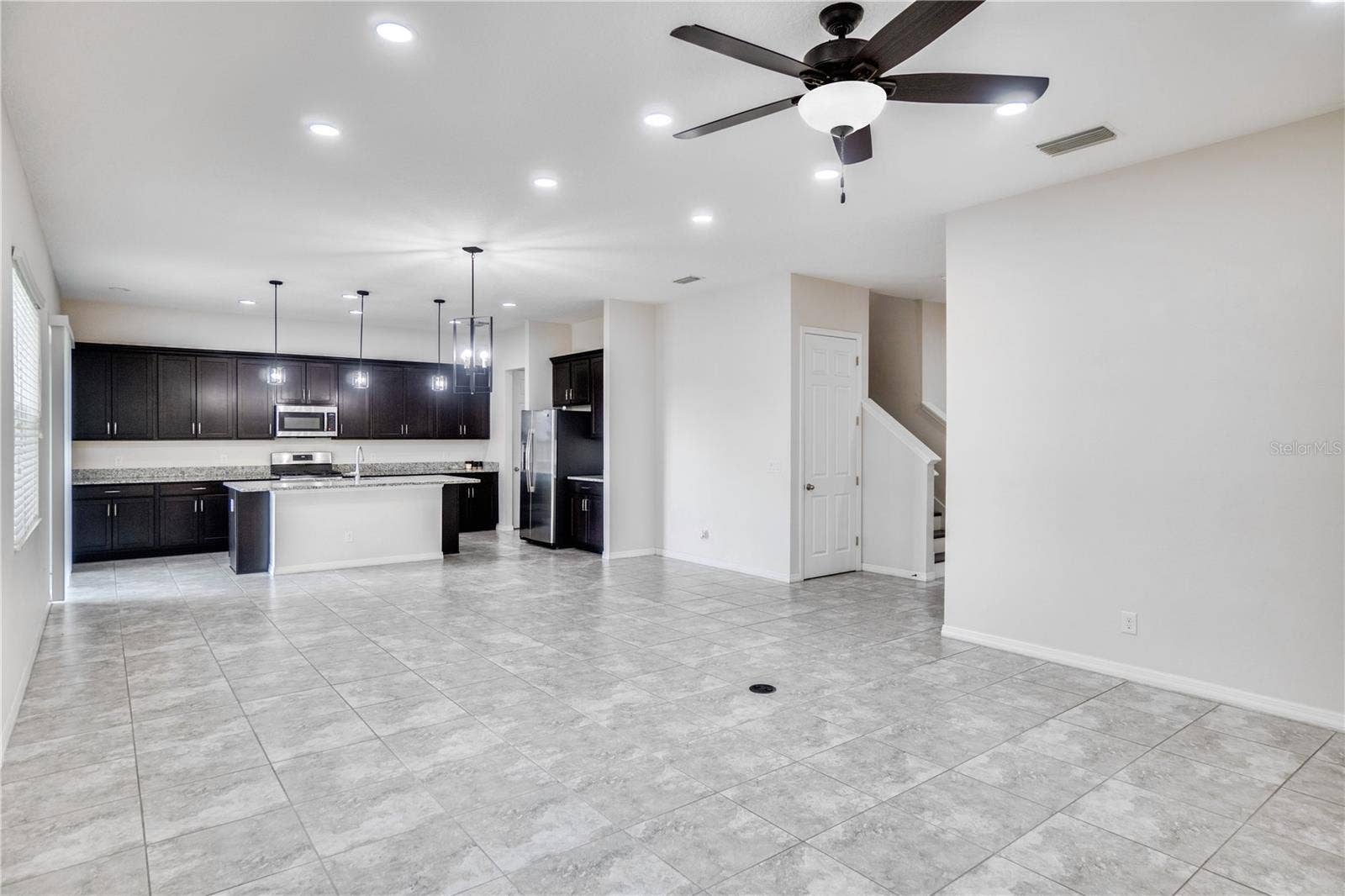920 GRAND HILLTOP DRIVE, Apopka, FL 32703