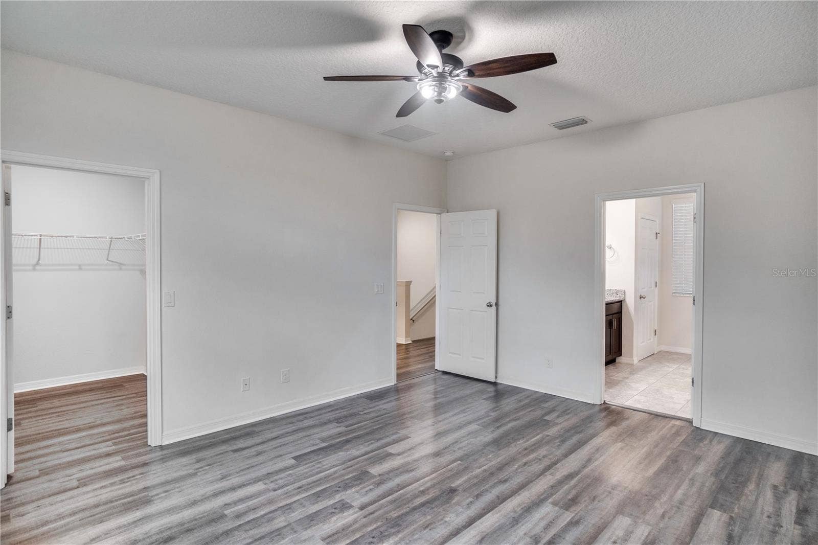 920 GRAND HILLTOP DRIVE, Apopka, FL 32703