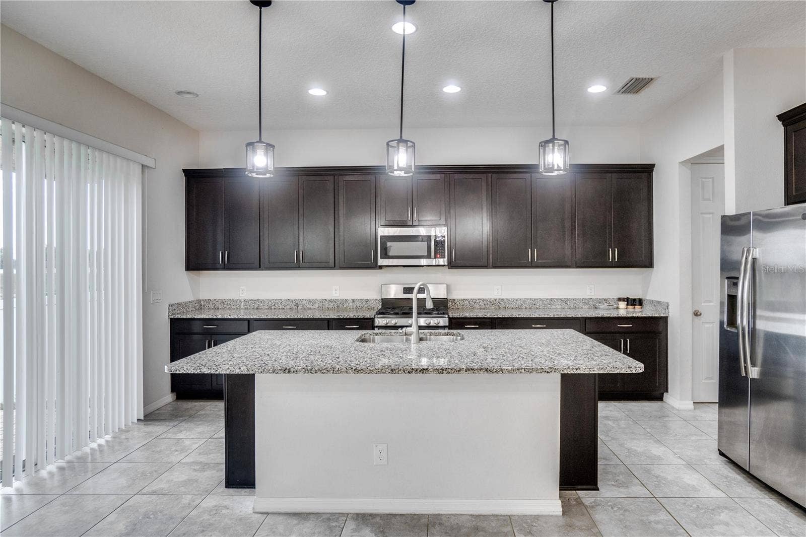 920 GRAND HILLTOP DRIVE, Apopka, FL 32703