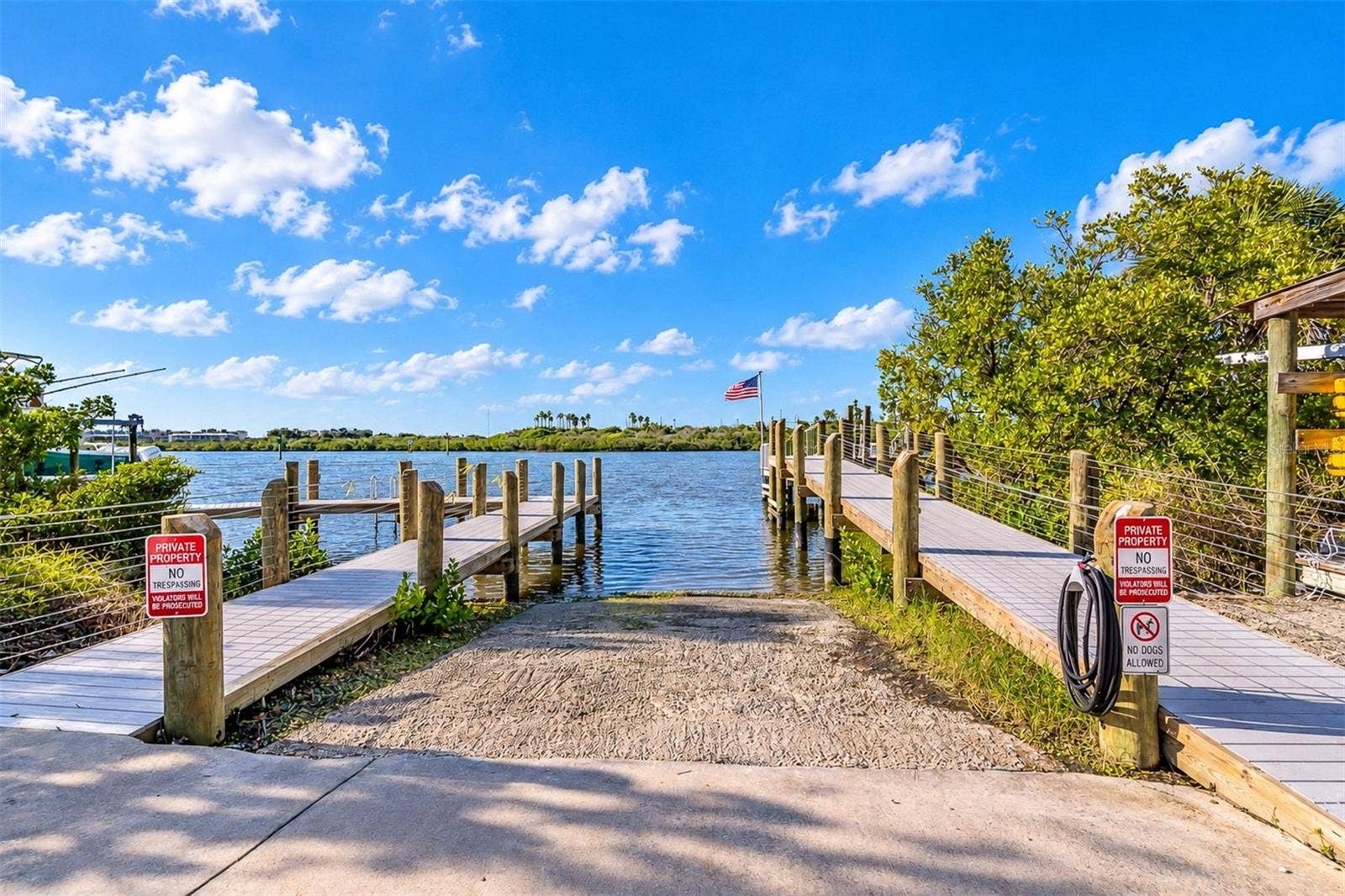 406 BOUCHELLE DRIVE, #103, New Smyrna Beach, FL 32169 Launch your boat