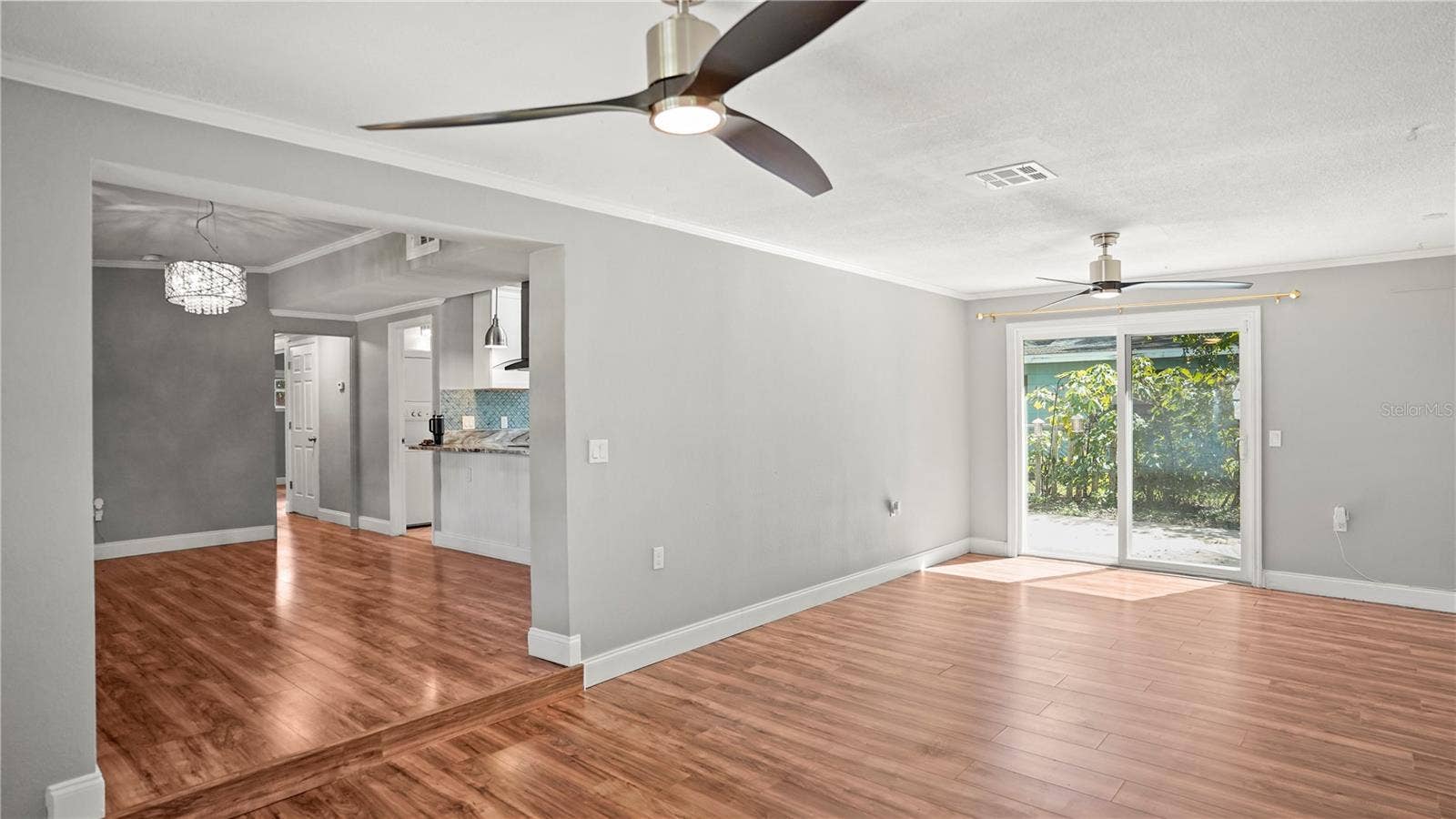 1300 S DEWEY STREET, Eustis, FL 32726 Great Room