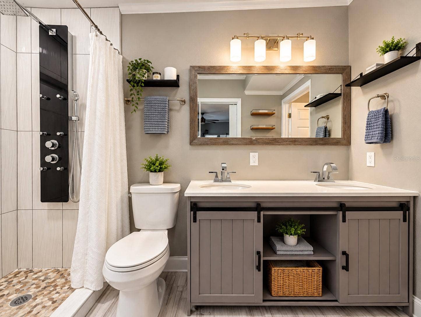 1300 S DEWEY STREET, Eustis, FL 32726 Master Bathroom