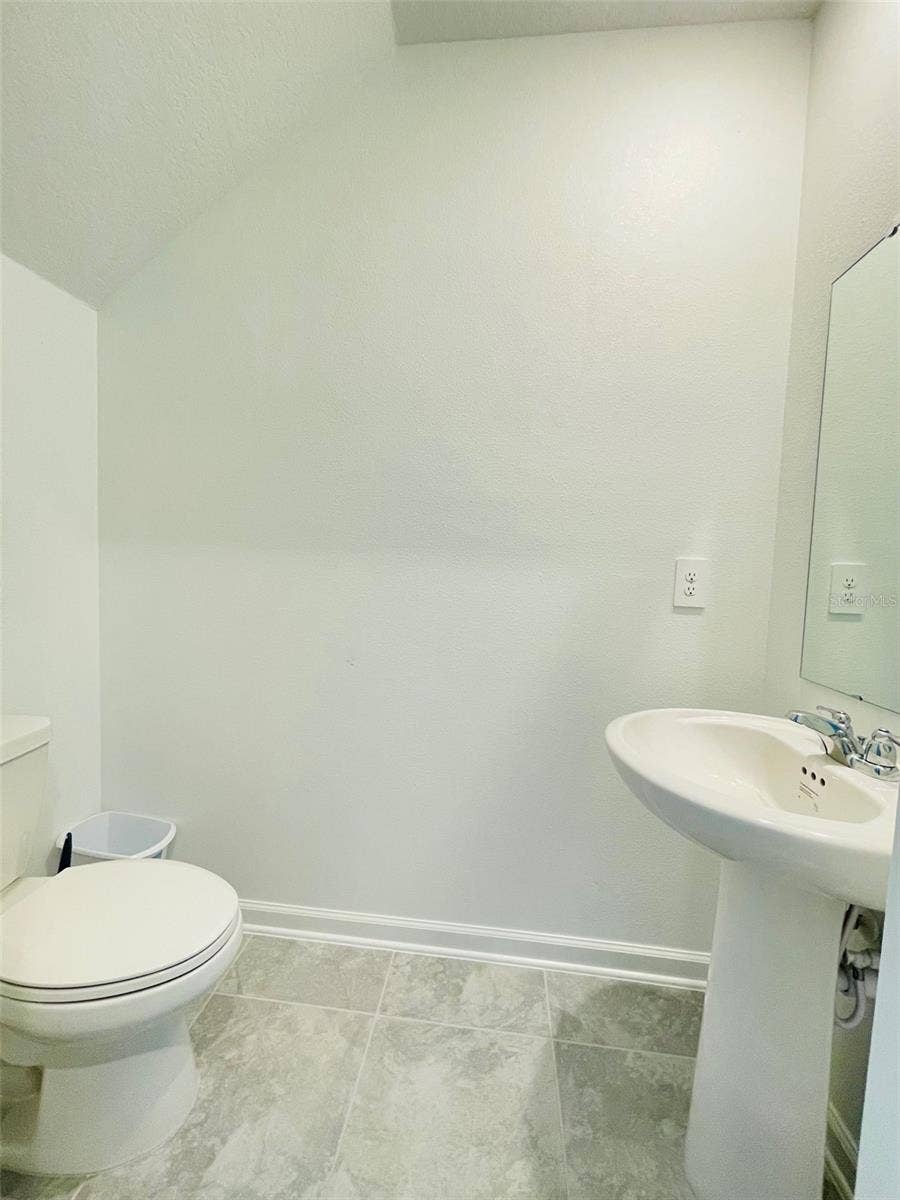 1776 WHITE WATER COURT, Davenport, FL 33837