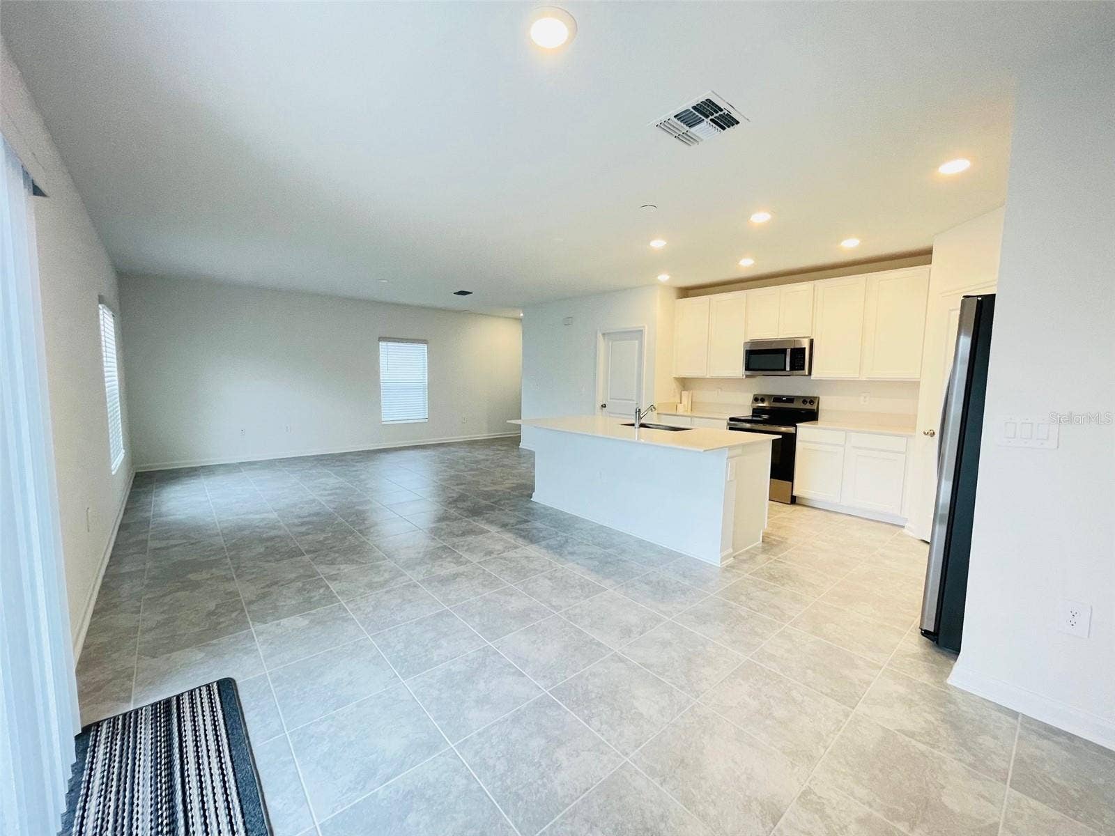1776 WHITE WATER COURT, Davenport, FL 33837