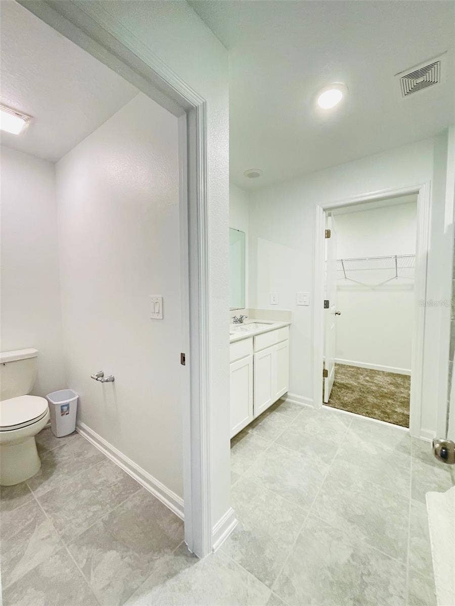 1776 WHITE WATER COURT, Davenport, FL 33837