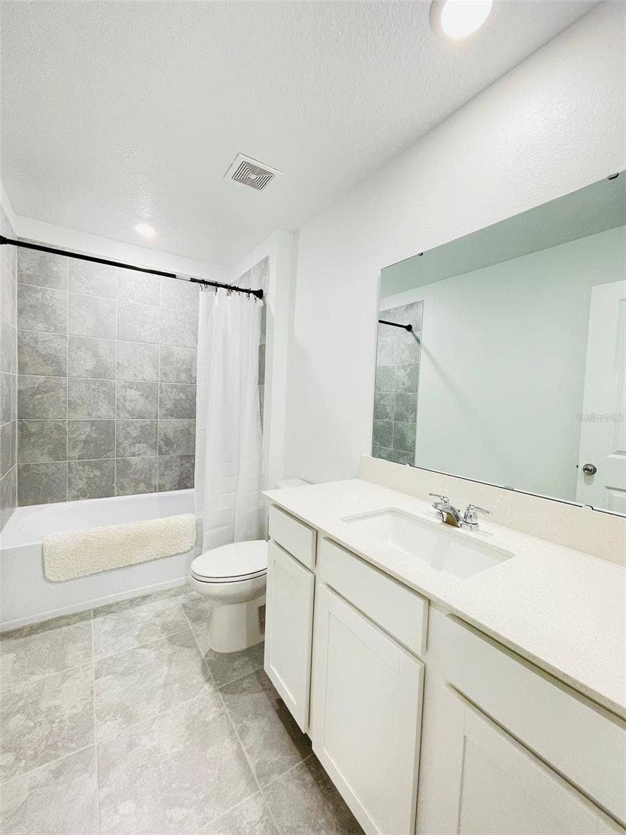 1776 WHITE WATER COURT, Davenport, FL 33837