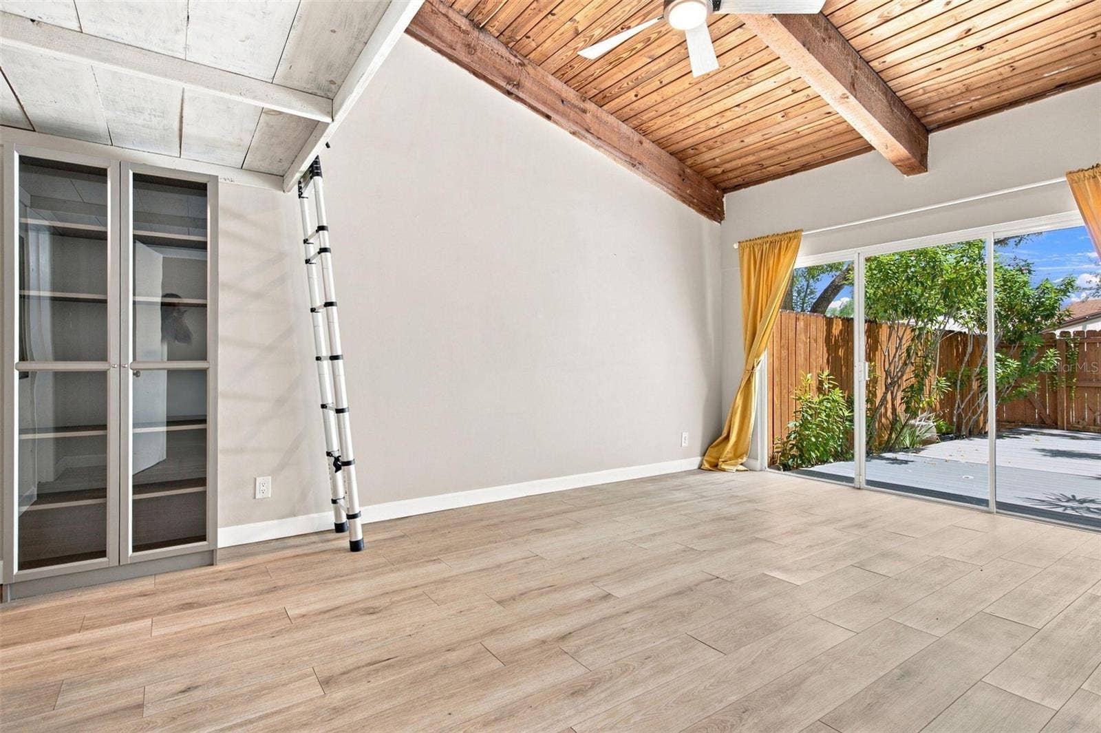 2221 BUTTONWOOD AVENUE, Pembroke Pines, FL 33026