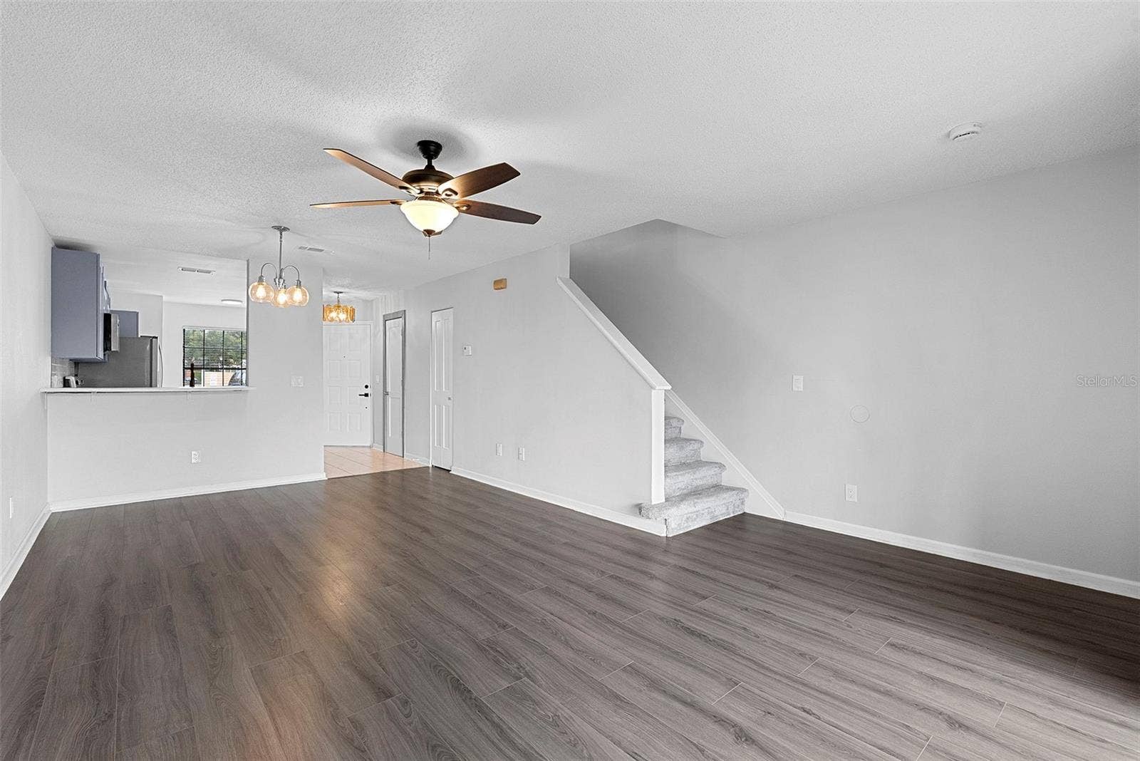 1156 N FAIRWAY DRIVE, #1156, Apopka, FL 32712