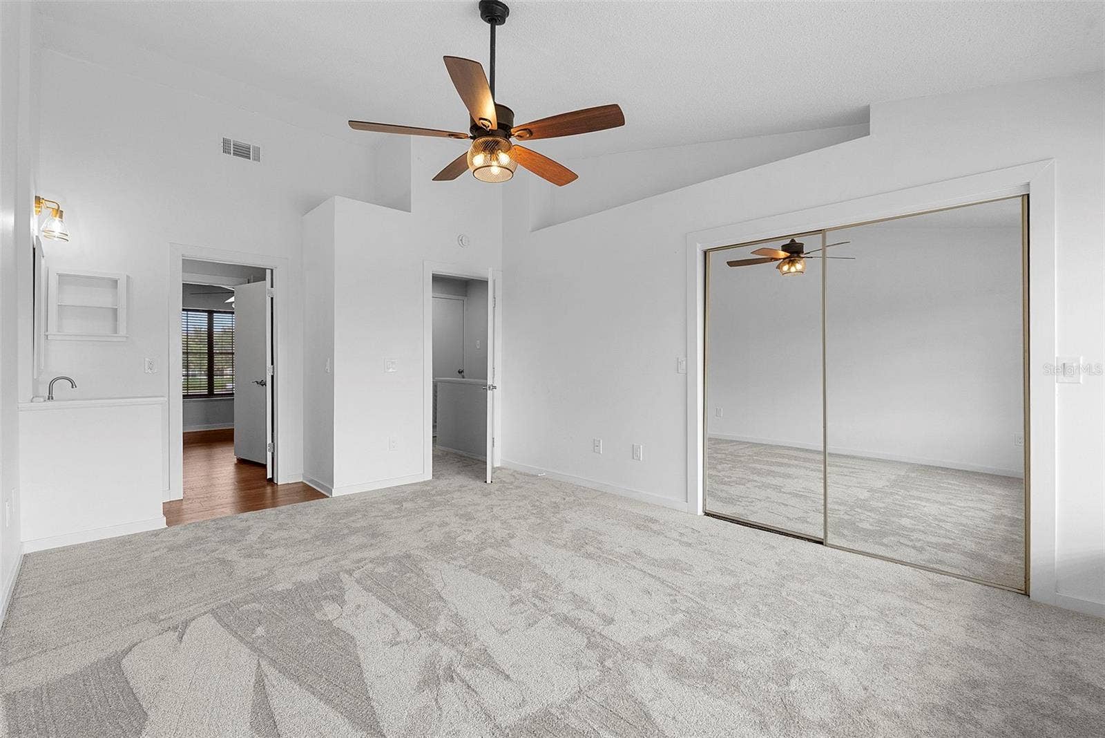 1156 N FAIRWAY DRIVE, #1156, Apopka, FL 32712