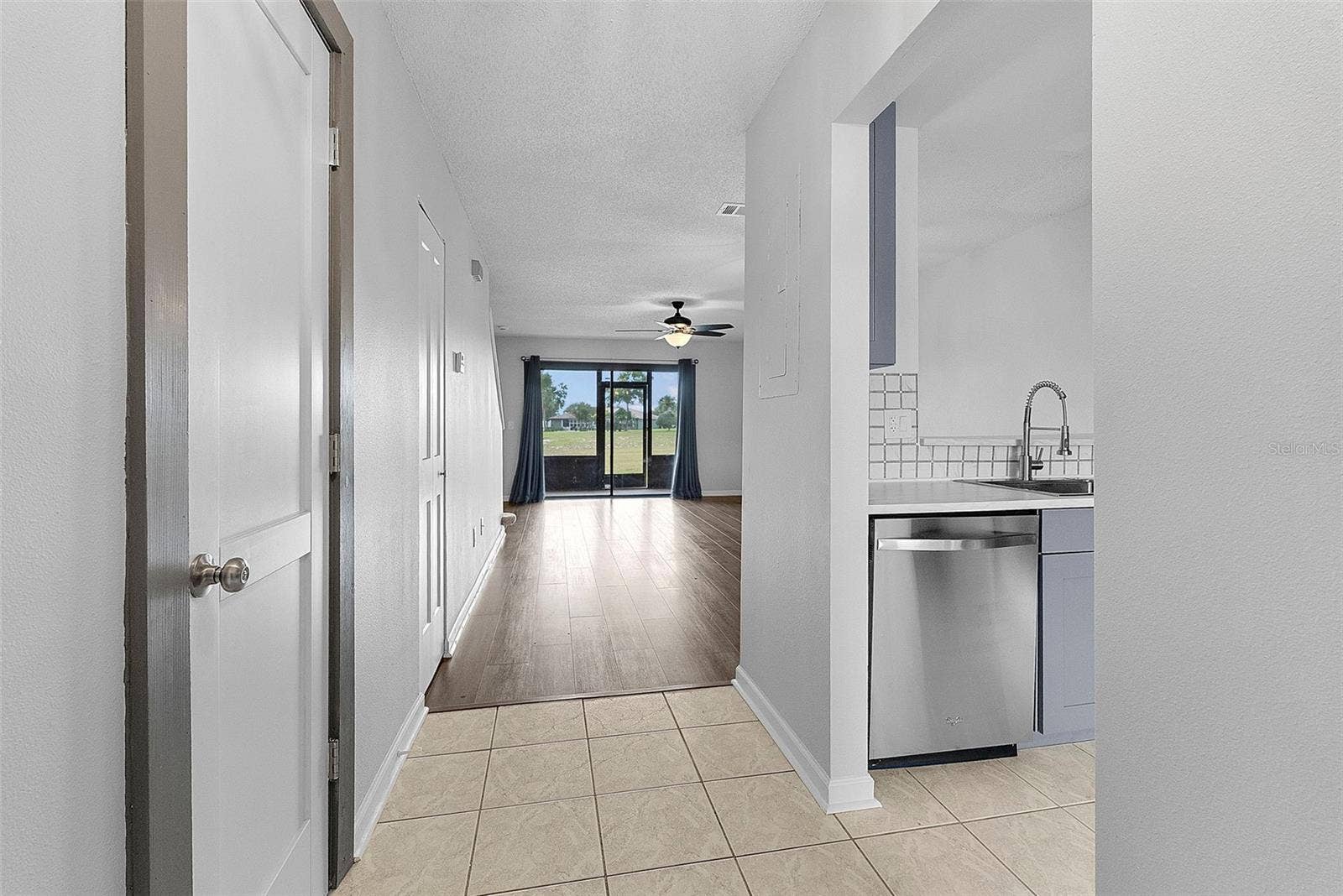 1156 N FAIRWAY DRIVE, #1156, Apopka, FL 32712