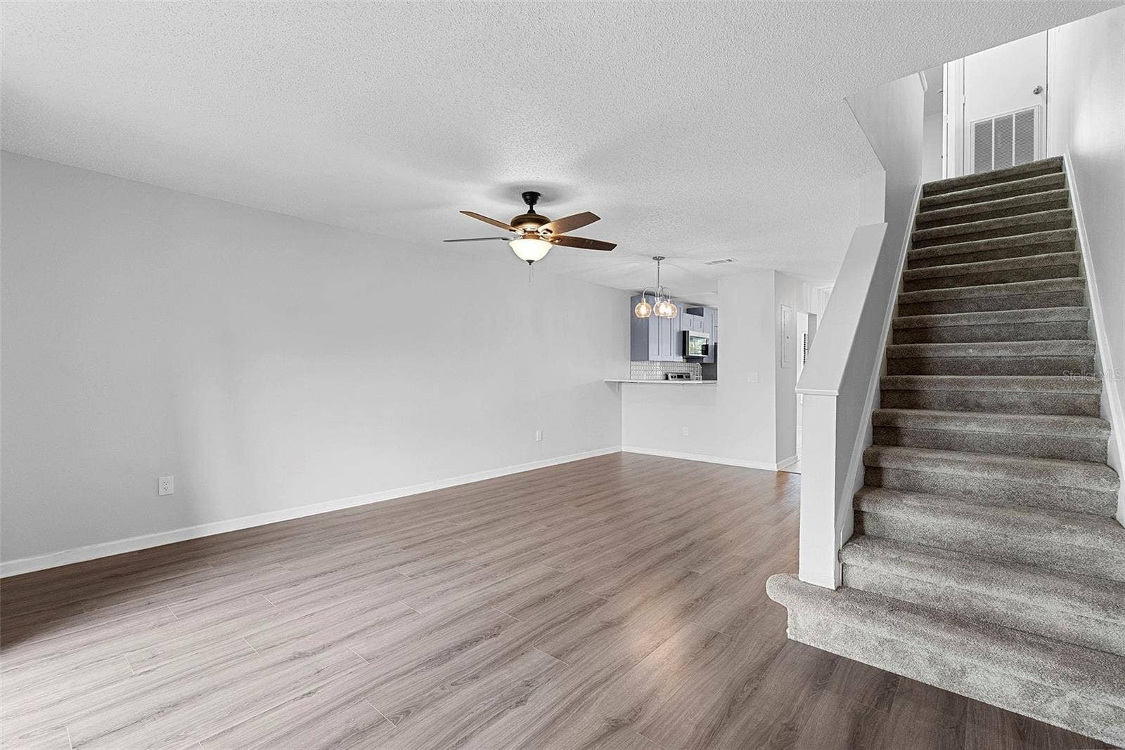 1156 N FAIRWAY DRIVE, #1156, Apopka, FL 32712