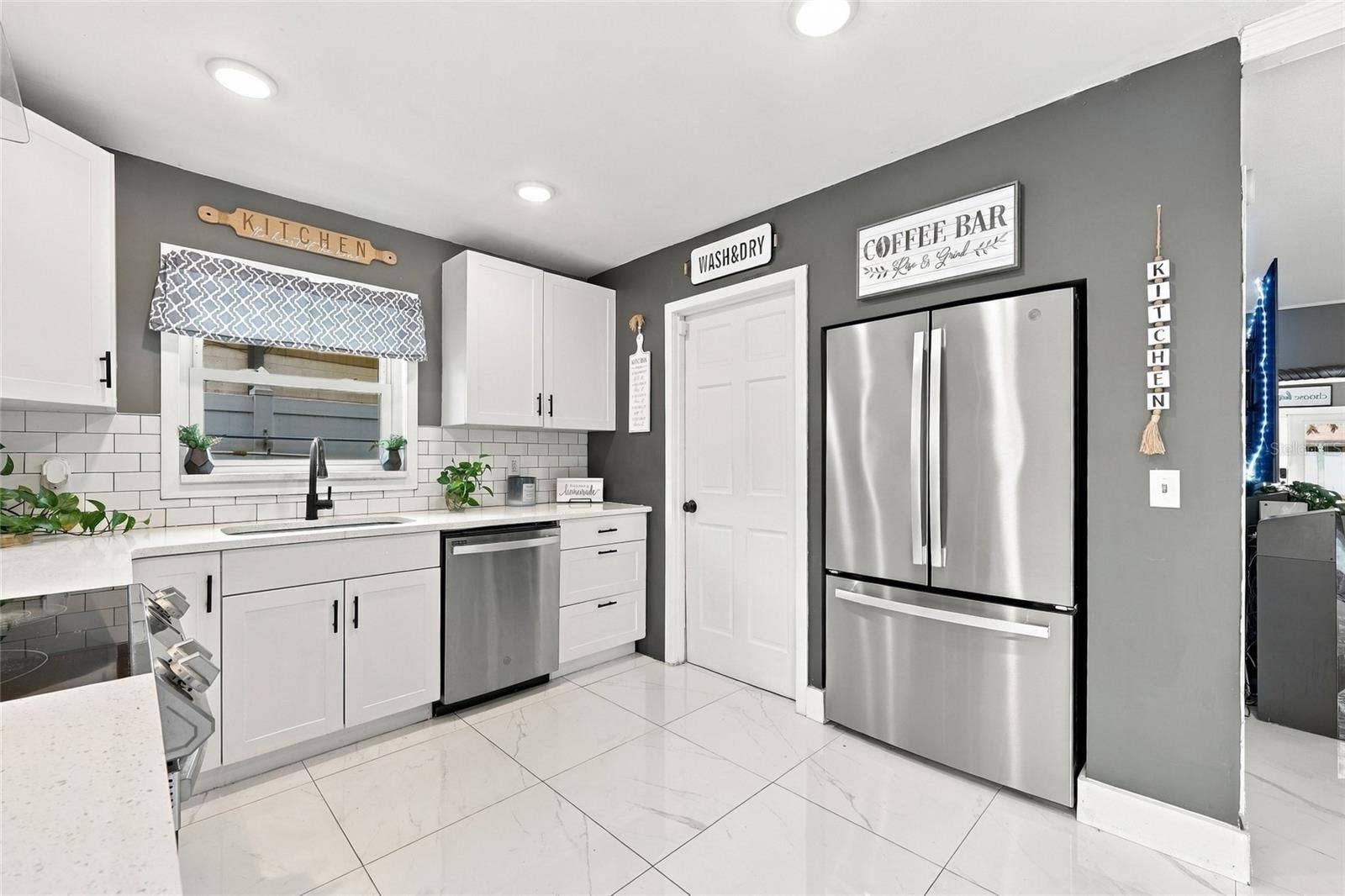 8301 SARNOW DRIVE, Orlando, FL 32822 8301 SARNOW DRIVE, Orlando, FL 32822