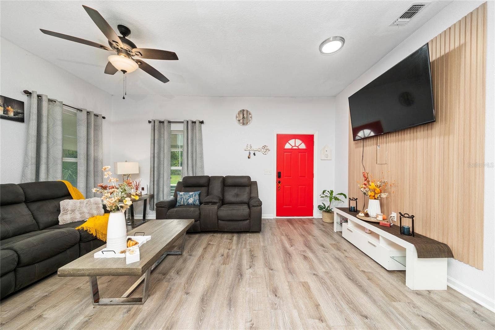 828 N SCOTT AVENUE, Lakeland, FL 33815 828 N SCOTT AVENUE, Lakeland, FL 33815