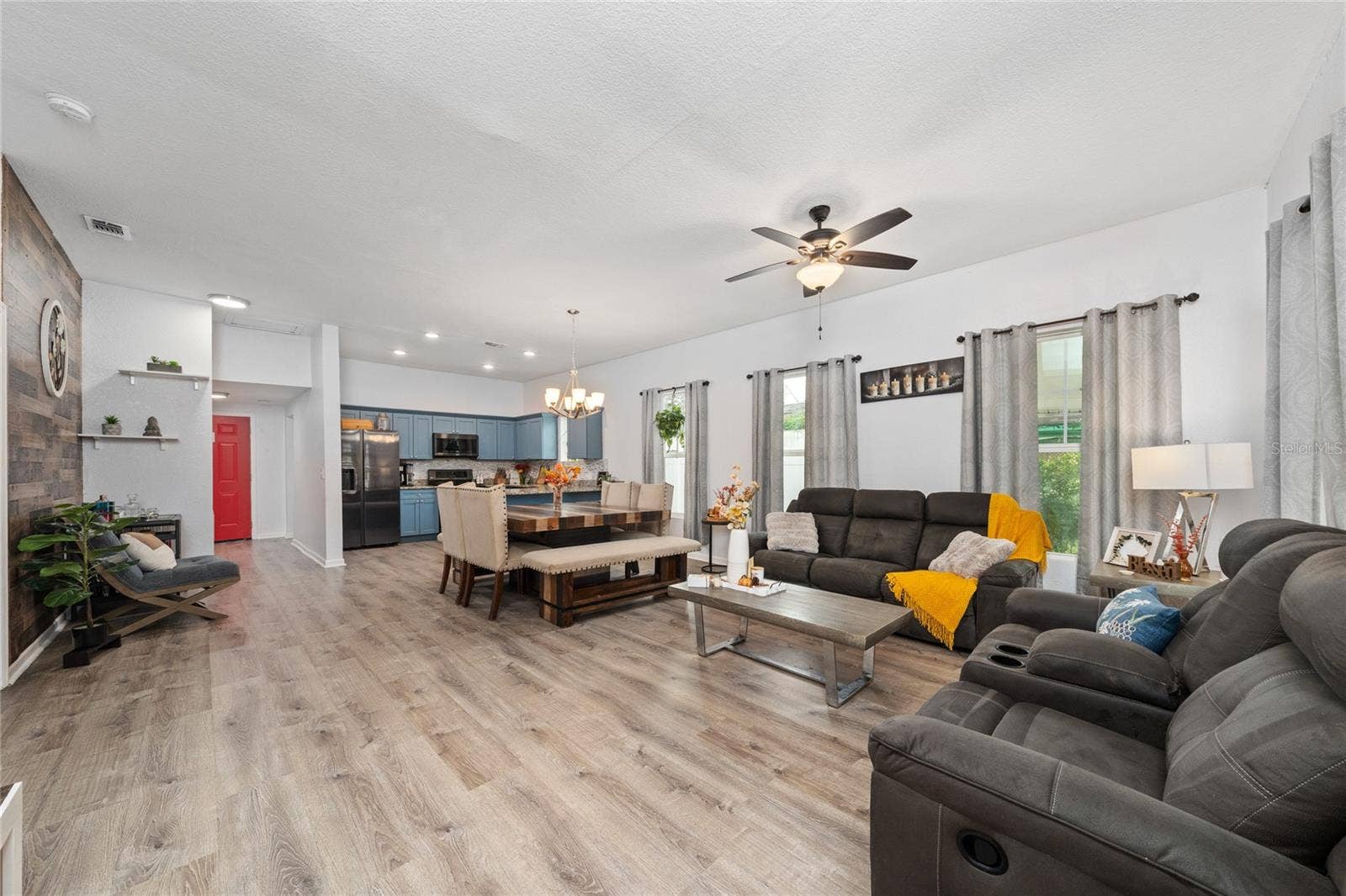 828 N SCOTT AVENUE, Lakeland, FL 33815 828 N SCOTT AVENUE, Lakeland, FL 33815
