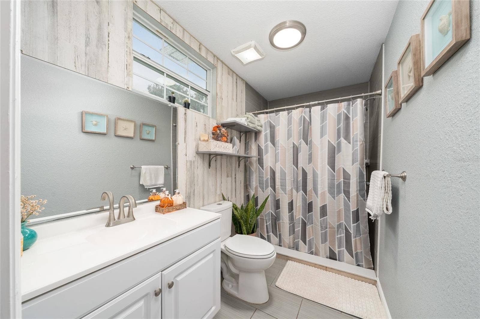 828 N SCOTT AVENUE, Lakeland, FL 33815 828 N SCOTT AVENUE, Lakeland, FL 33815