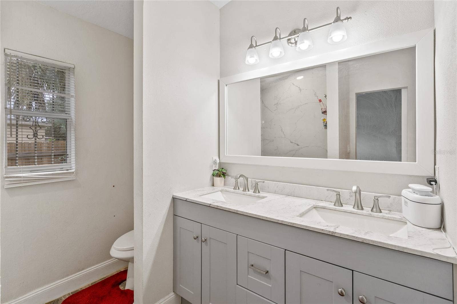 4453 CONLEY ST, Orlando, FL 32811 Master Bath