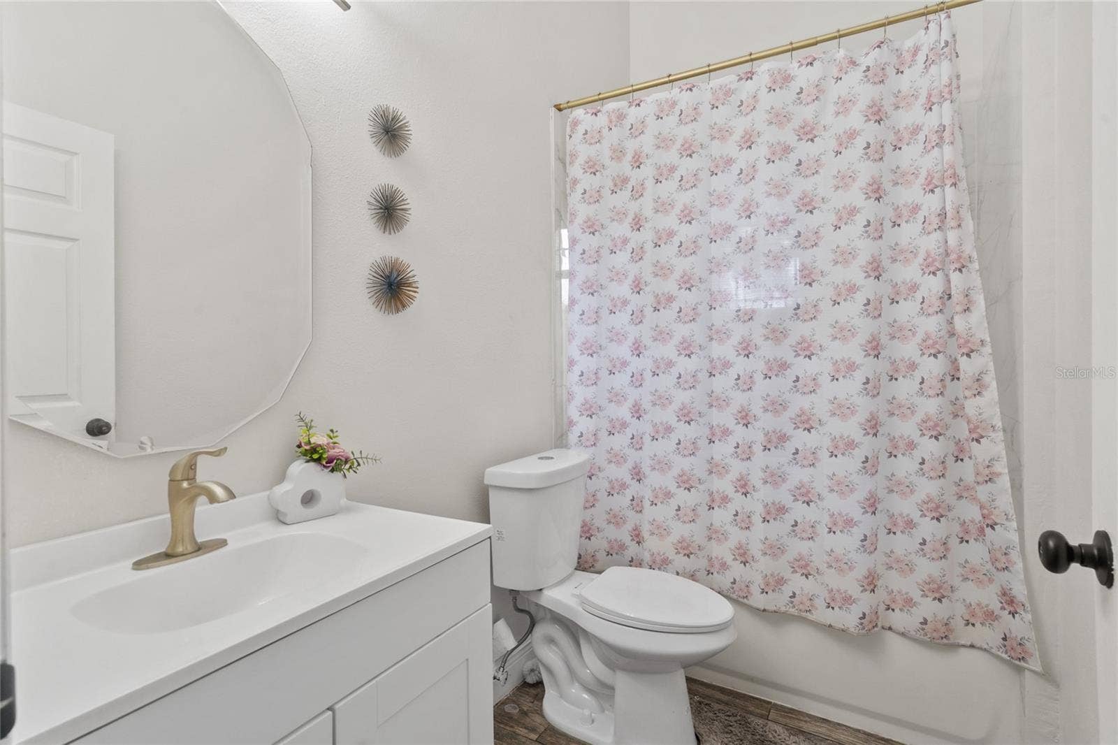 4453 CONLEY ST, Orlando, FL 32811 Guest Bath