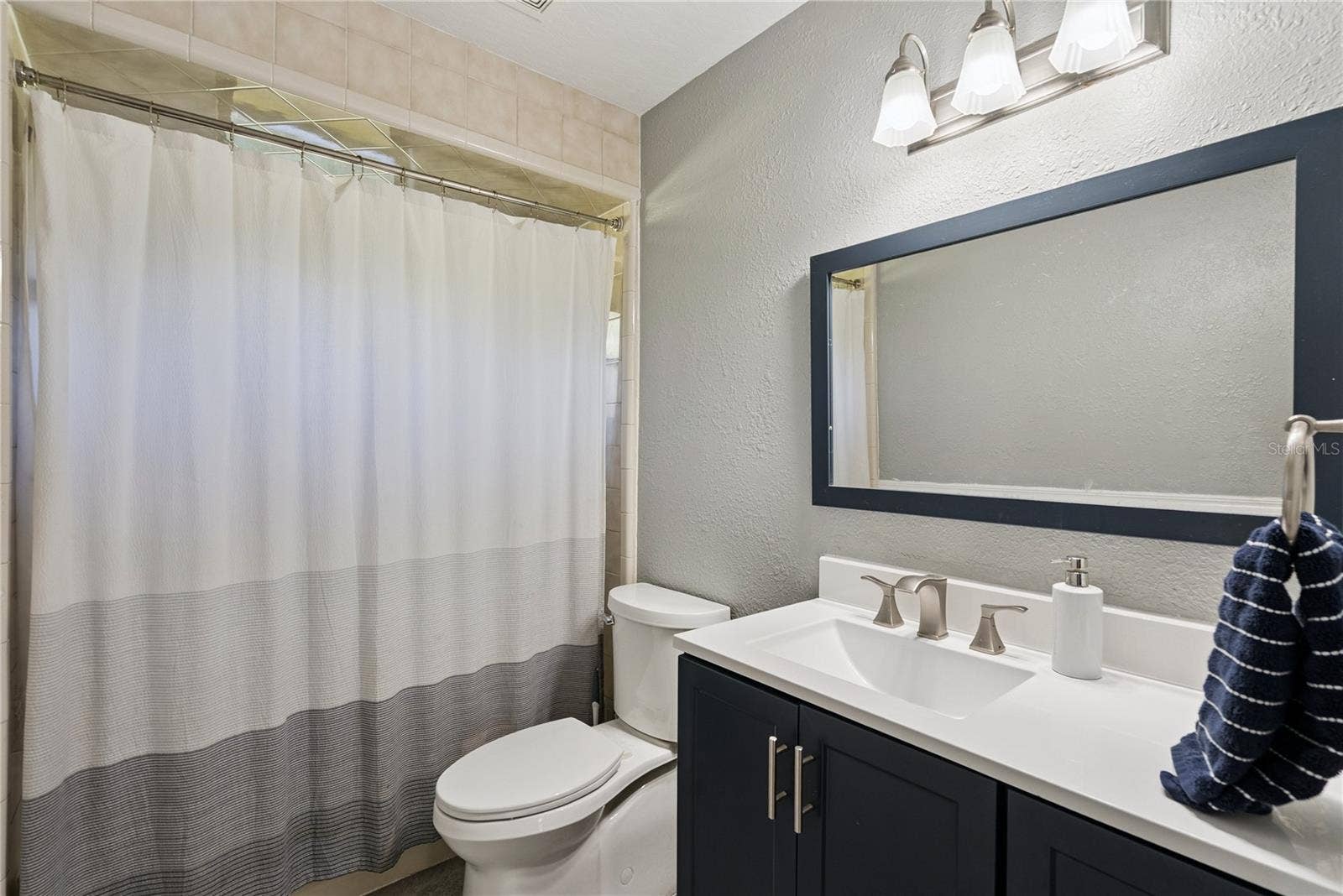 1350 ARAPAHO TRAIL, Geneva, FL 32732 Bathroom 3