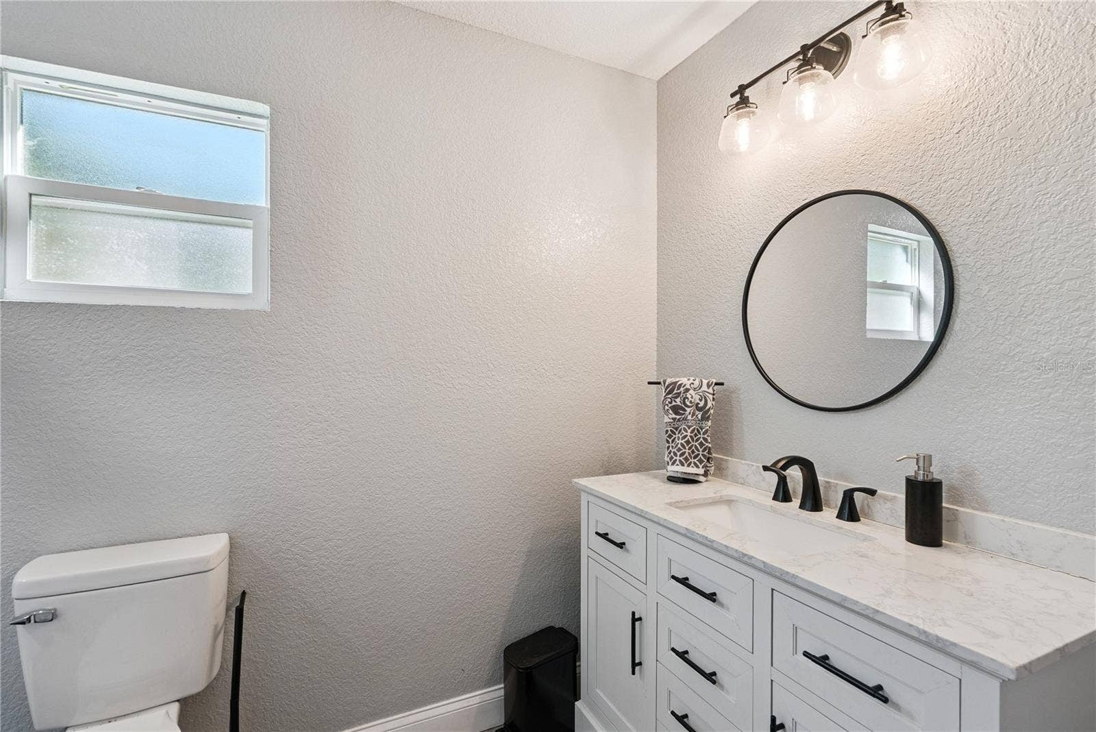 1350 ARAPAHO TRAIL, Geneva, FL 32732 Bathroom