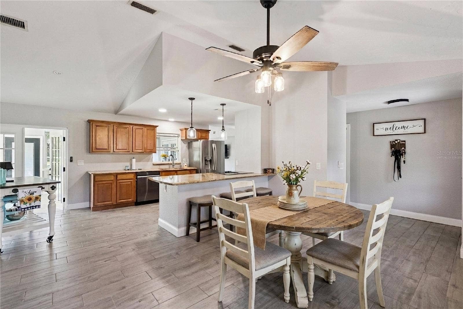 1350 ARAPAHO TRAIL, Geneva, FL 32732 Virtual staging