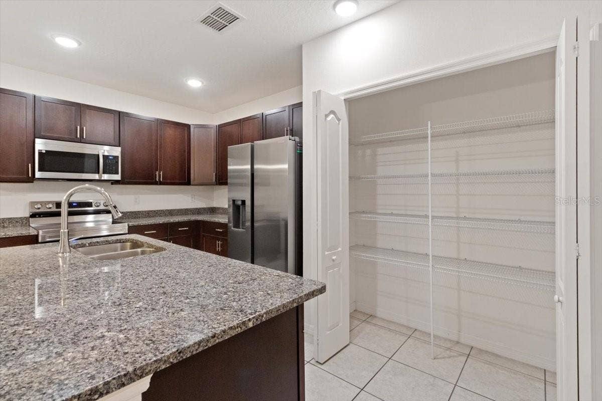 1200 WAHNETA DRIVE, Kissimmee, FL 34759