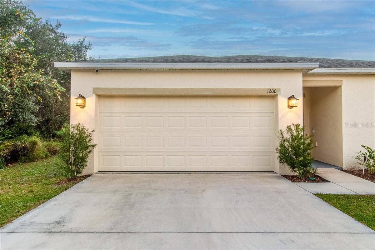 1200 WAHNETA DRIVE, Kissimmee, FL 34759