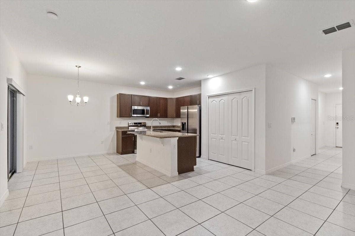 1200 WAHNETA DRIVE, Kissimmee, FL 34759
