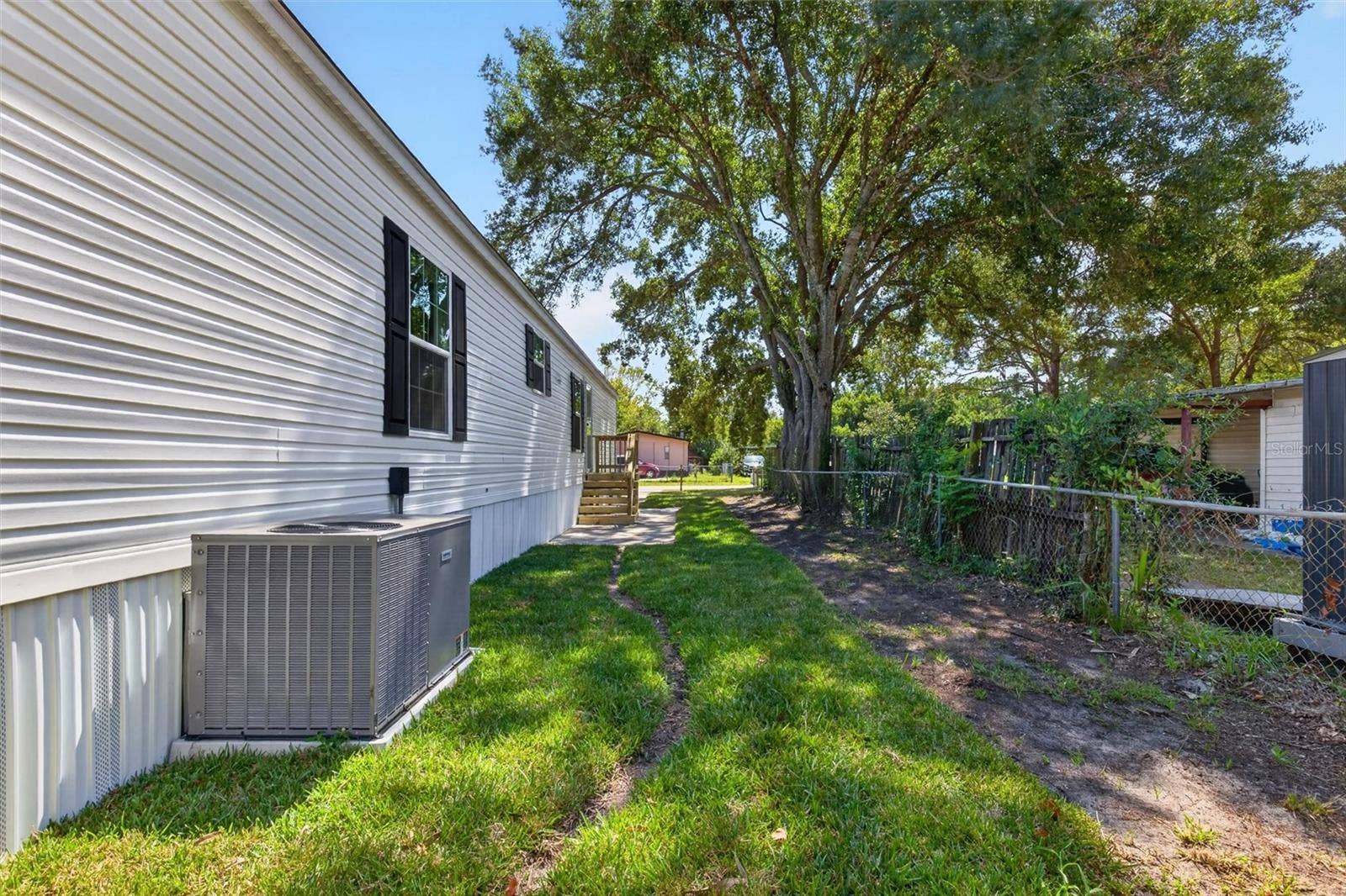 1126 AVENUE I, Ormond Beach, FL 32174