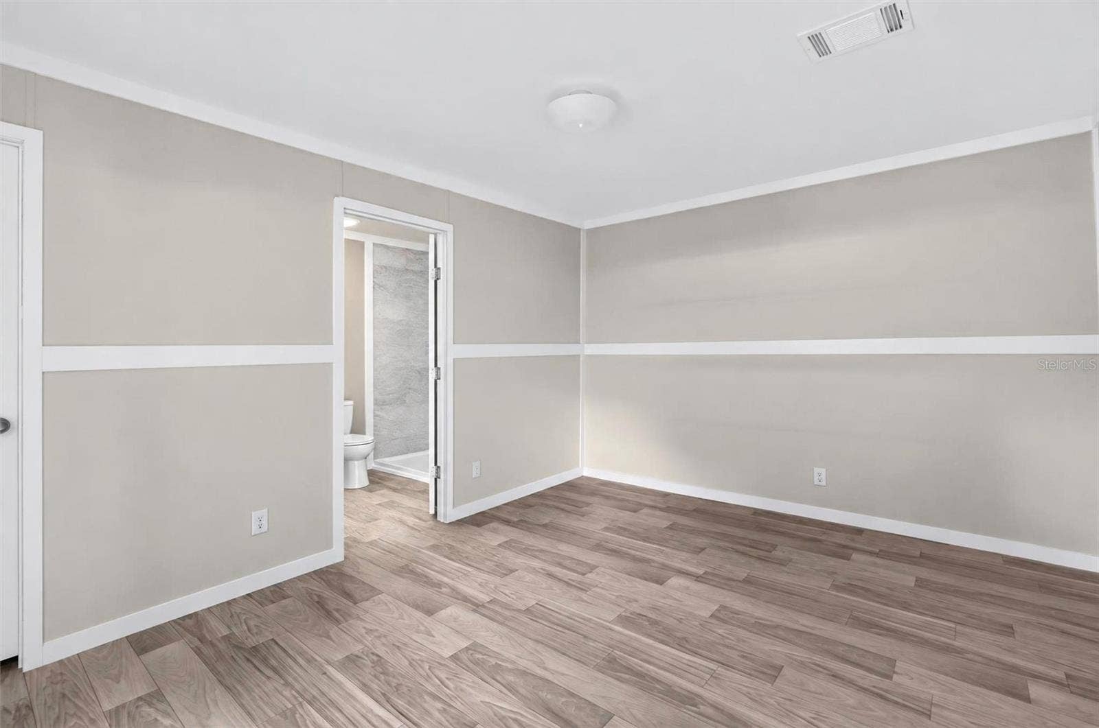 1126 AVENUE I, Ormond Beach, FL 32174