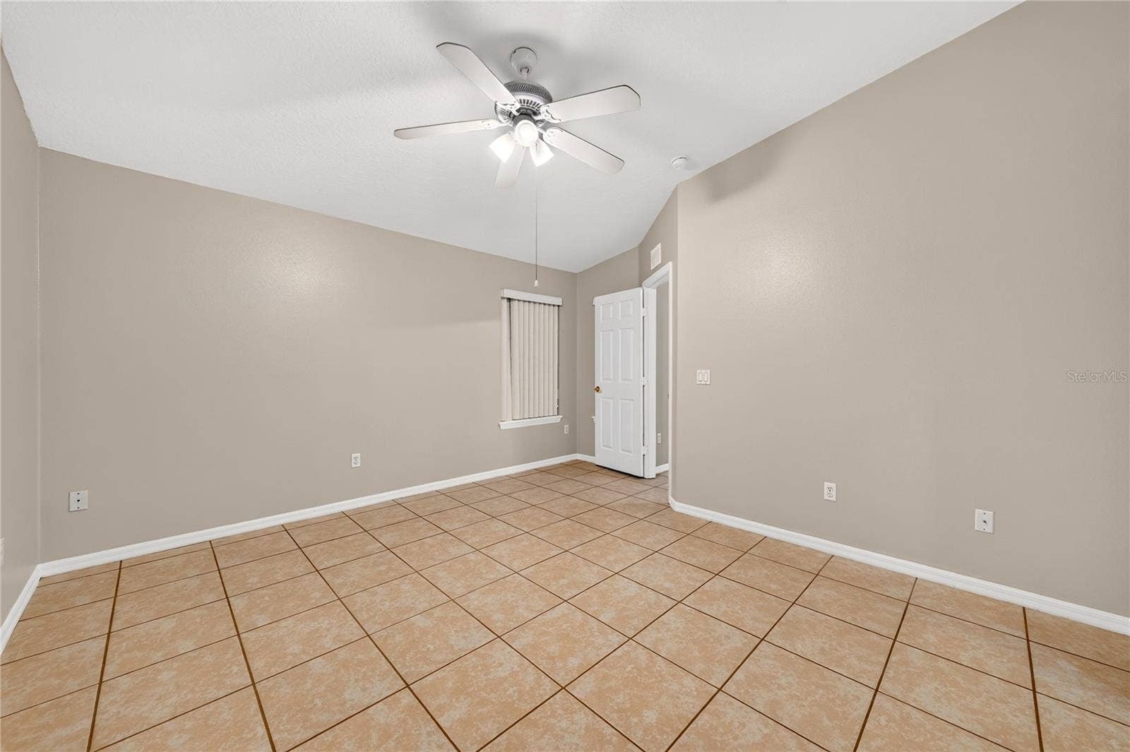 8831 GRAND PALMS CIR, APT B, Kissimmee, FL 34747 8831 GRAND PALMS CIR, APT B, Kissimmee, FL 34747