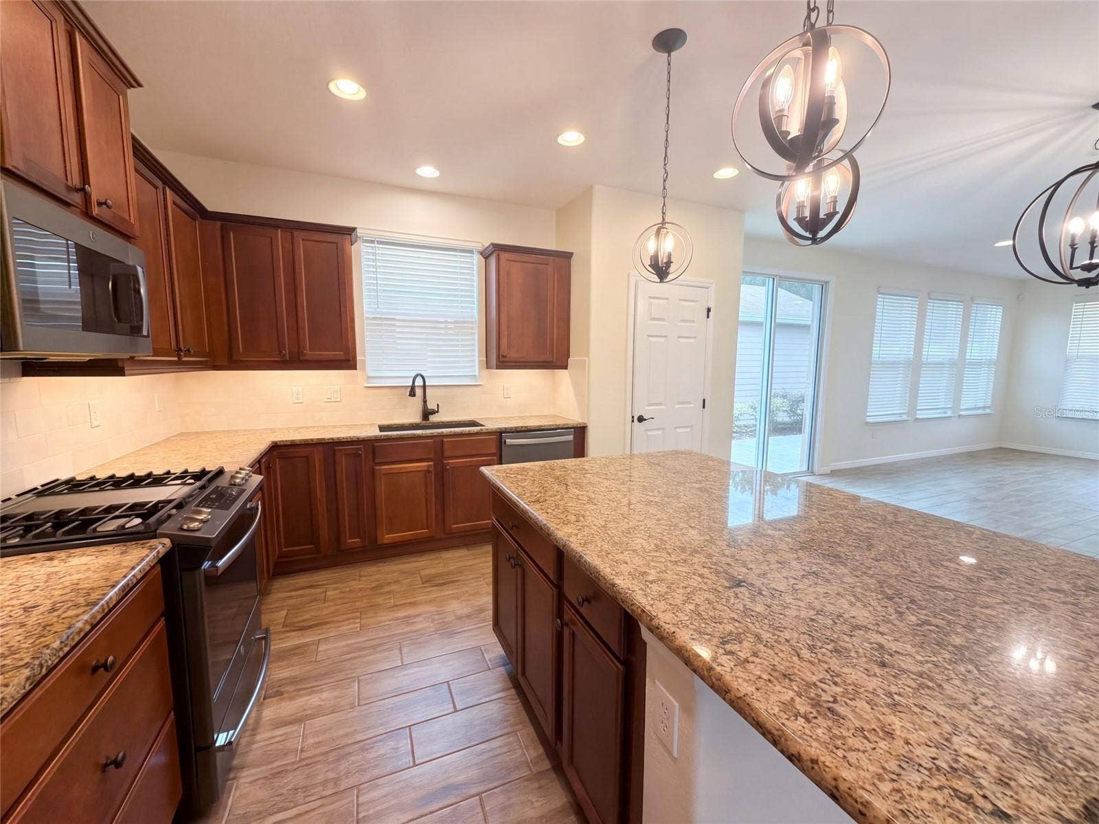 394 ALCOVE DRIVE, Groveland, FL 34736 394 ALCOVE DRIVE, Groveland, FL 34736