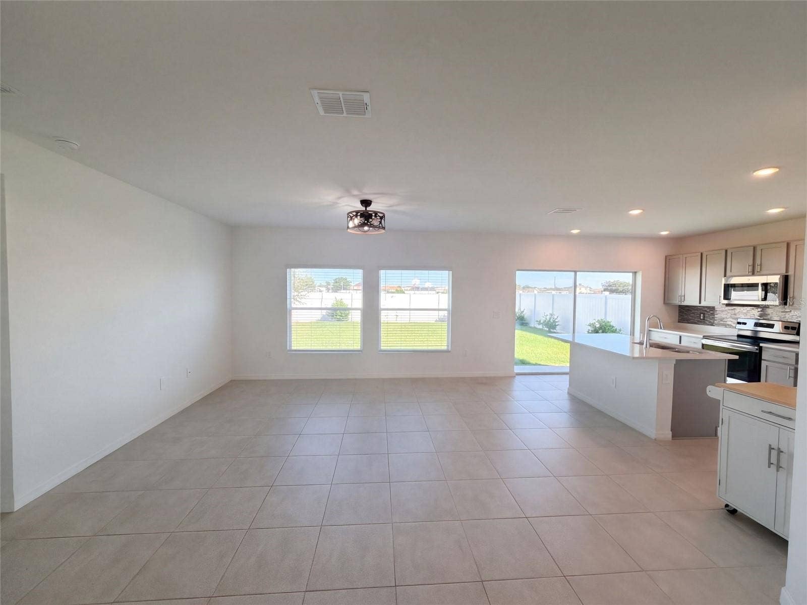 124 CITRINE LOOP, Kissimmee, FL 34758
