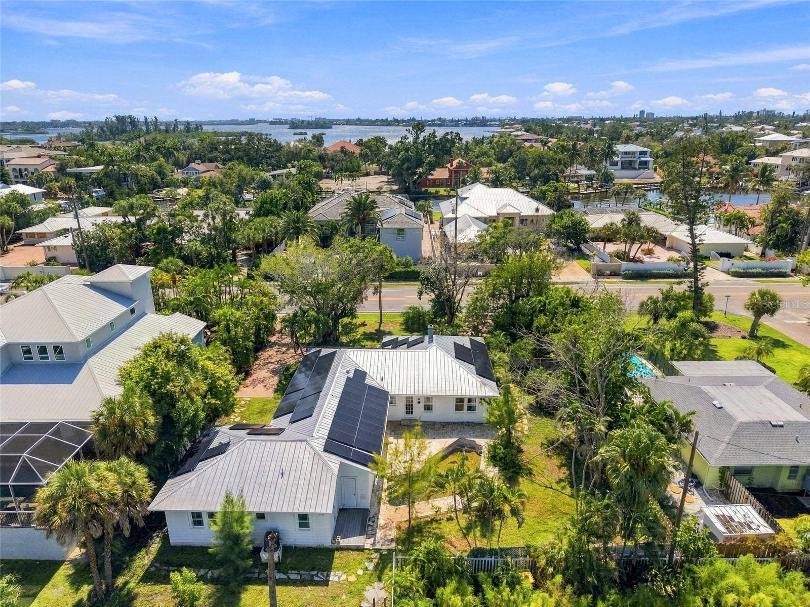 617 SIESTA DRIVE, Sarasota, FL 34242 617 SIESTA DRIVE, Sarasota, FL 34242