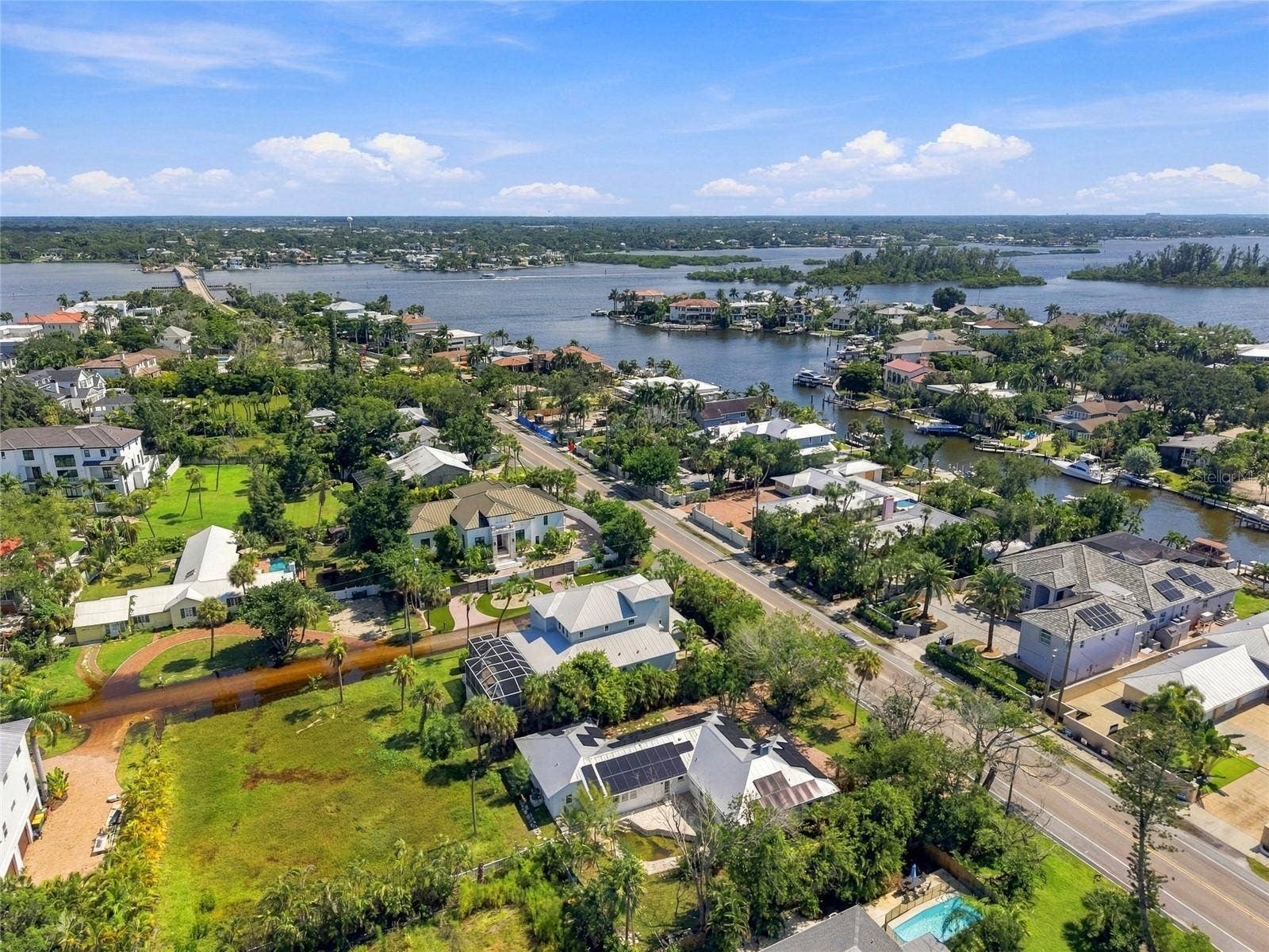617 SIESTA DRIVE, Sarasota, FL 34242 617 SIESTA DRIVE, Sarasota, FL 34242