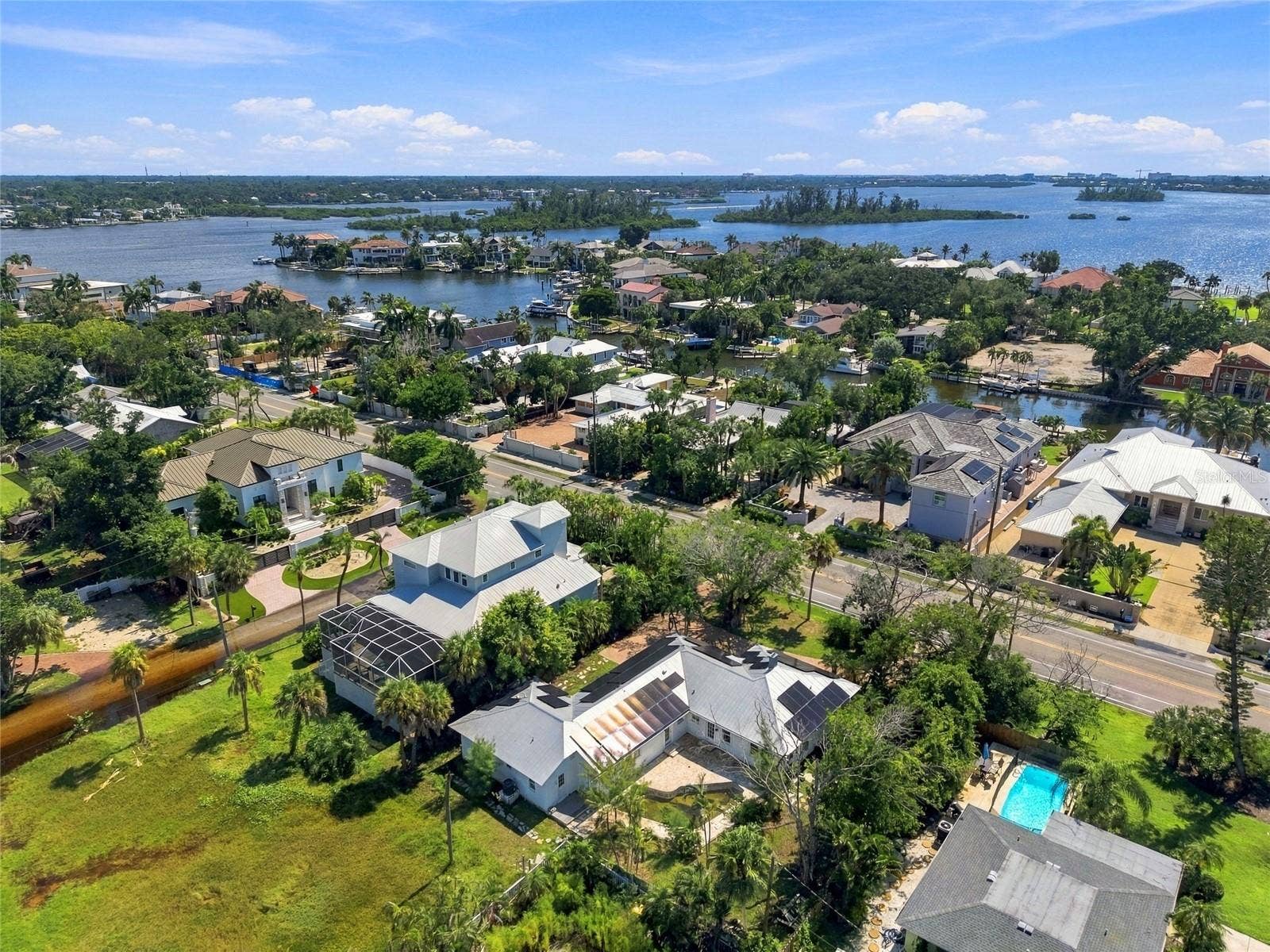 617 SIESTA DRIVE, Sarasota, FL 34242 617 SIESTA DRIVE, Sarasota, FL 34242