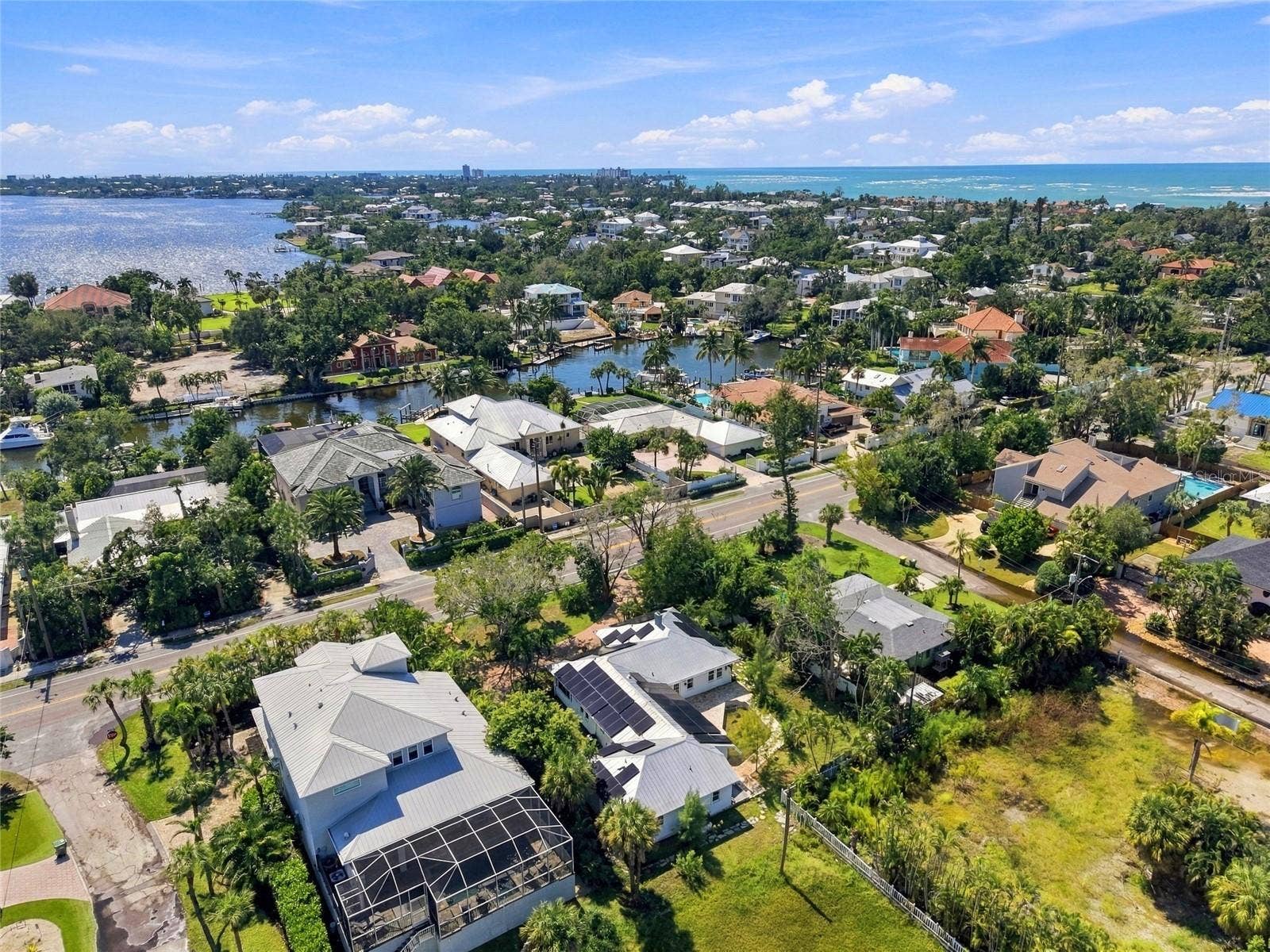 617 SIESTA DRIVE, Sarasota, FL 34242 617 SIESTA DRIVE, Sarasota, FL 34242