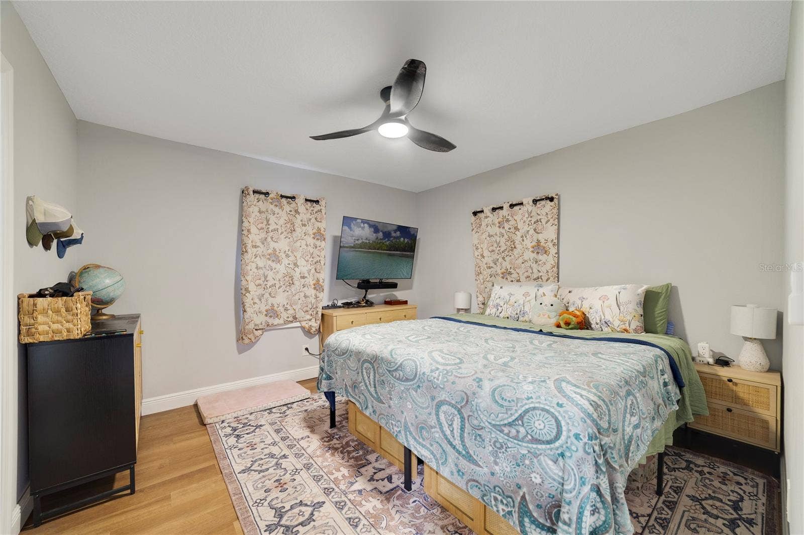 812 S LOCUST AVENUE, Sanford, FL 32771 812 S LOCUST AVENUE, Sanford, FL 32771