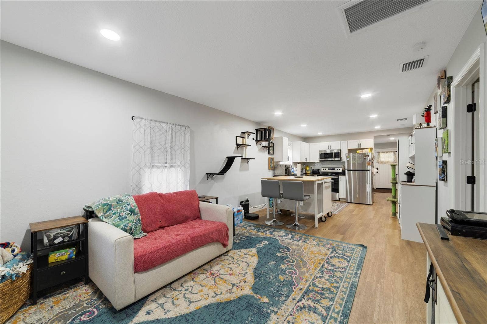 812 S LOCUST AVENUE, Sanford, FL 32771 812 S LOCUST AVENUE, Sanford, FL 32771