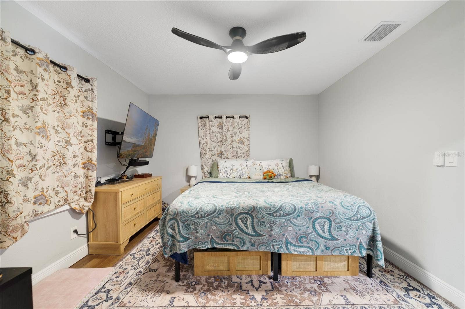 812 S LOCUST AVENUE, Sanford, FL 32771 812 S LOCUST AVENUE, Sanford, FL 32771