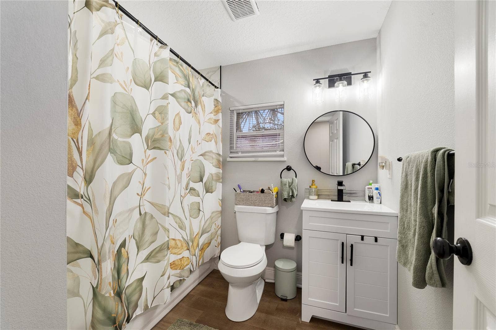 812 S LOCUST AVENUE, Sanford, FL 32771 812 S LOCUST AVENUE, Sanford, FL 32771