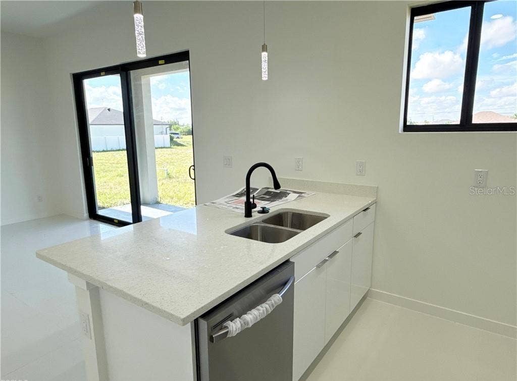 4238 NW 34TH TERRACE, Cape Coral, FL 33993