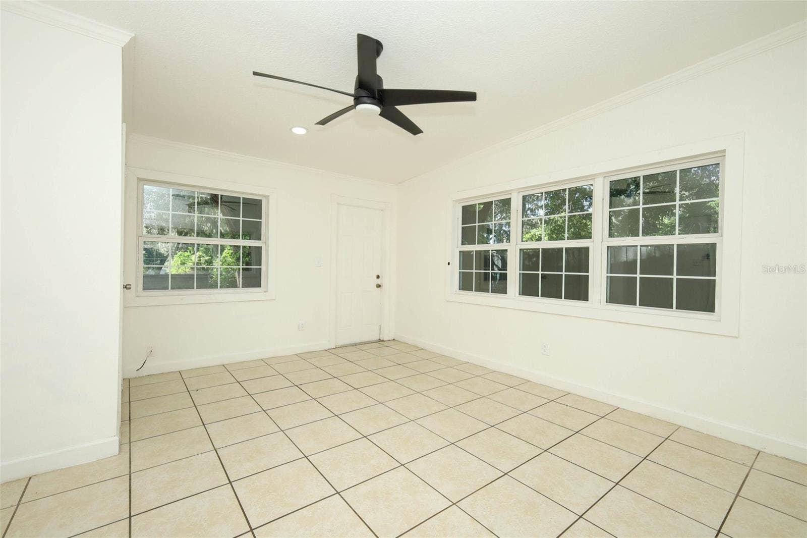 7614 BELL BOULEVARD, Orlando, FL 32810 family room