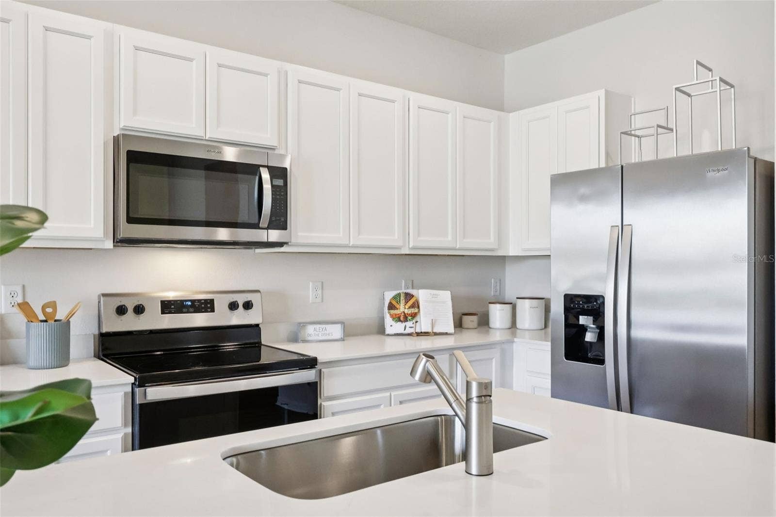 1833 WOODEN STREET, Davenport, FL 33837